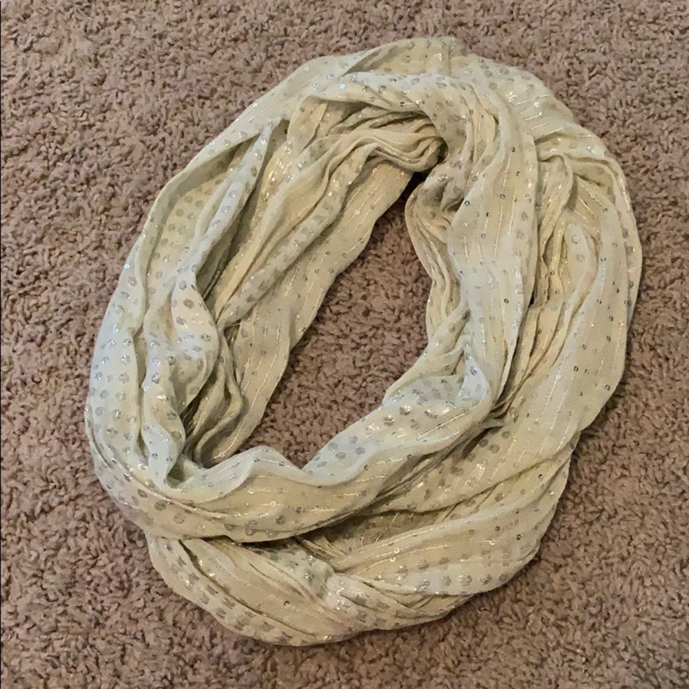 Infinity scarf